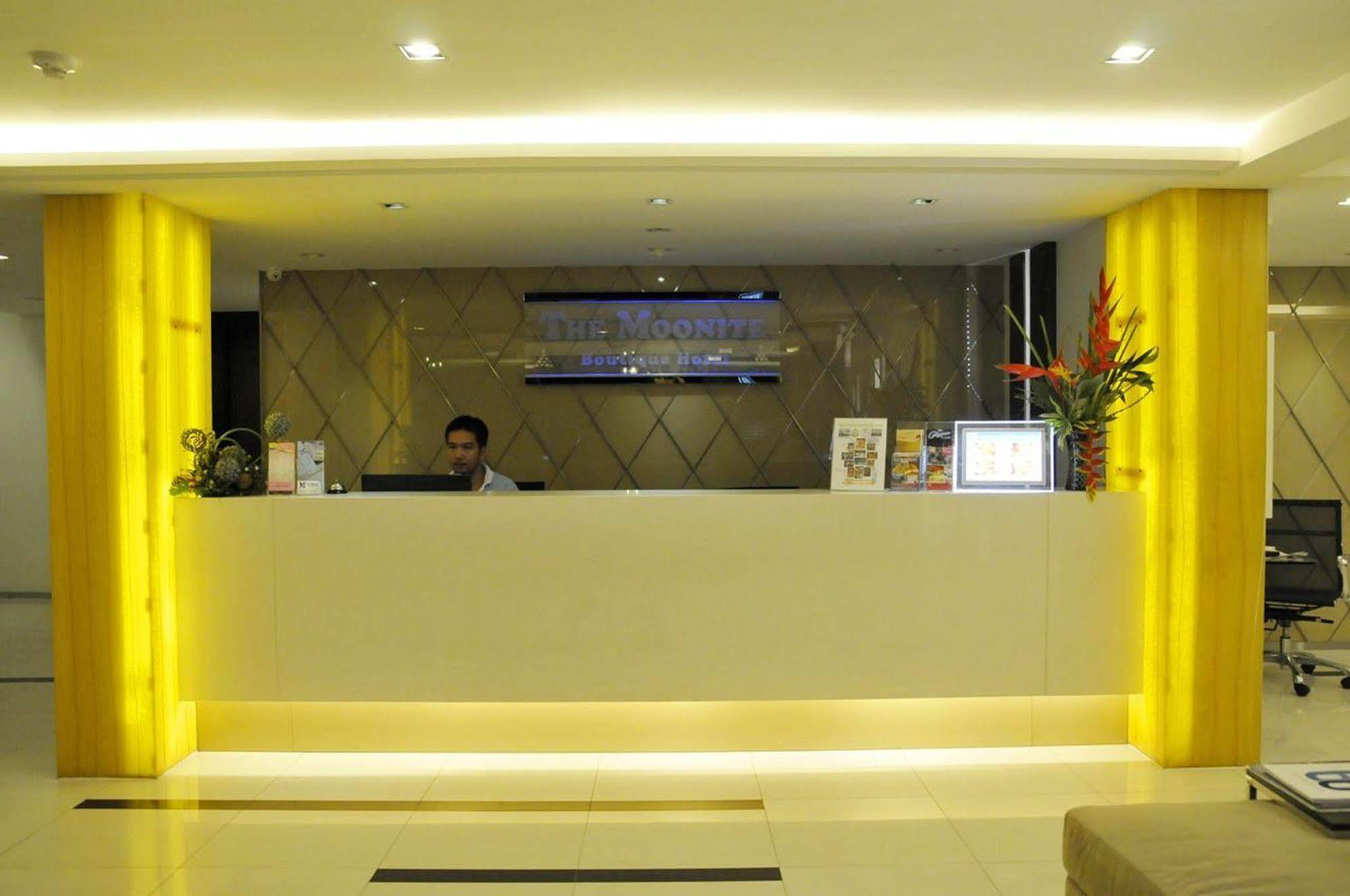The Moonite Boutique Hotel Bangkok Ngoại thất bức ảnh